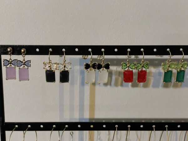 Bow short earrings